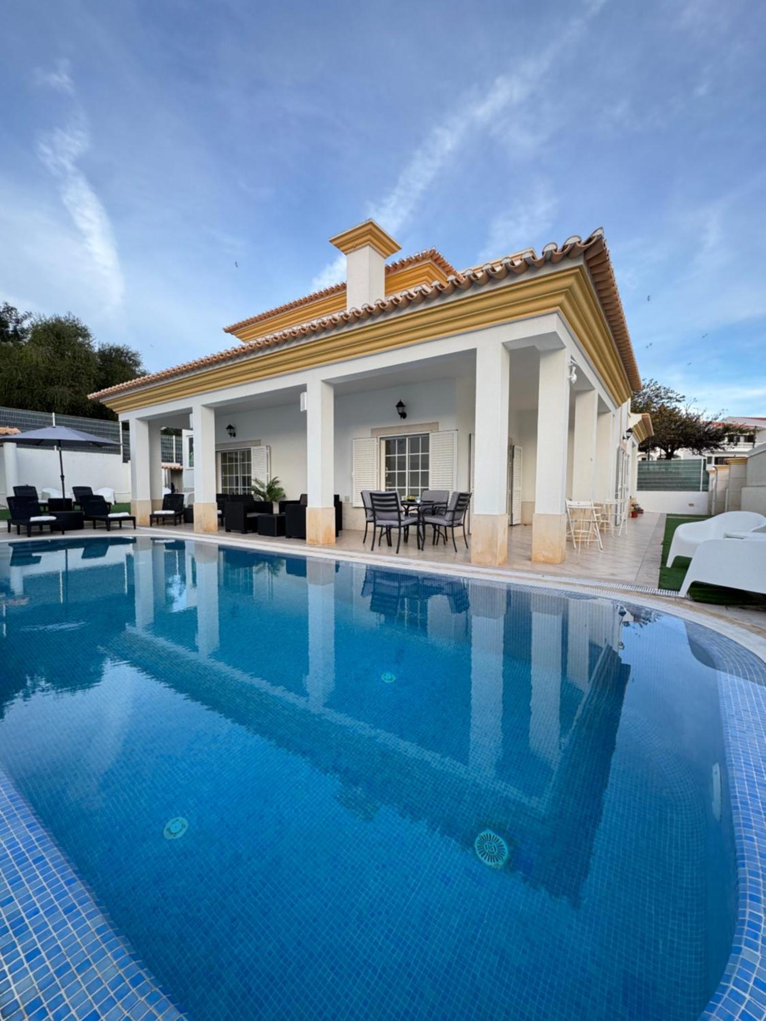 Villa Bonita Guesthouse Albufeira Old Town Buitenkant foto